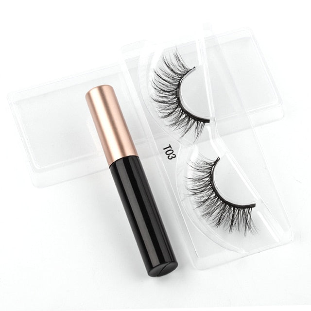 Easy-to-Apply Lashes